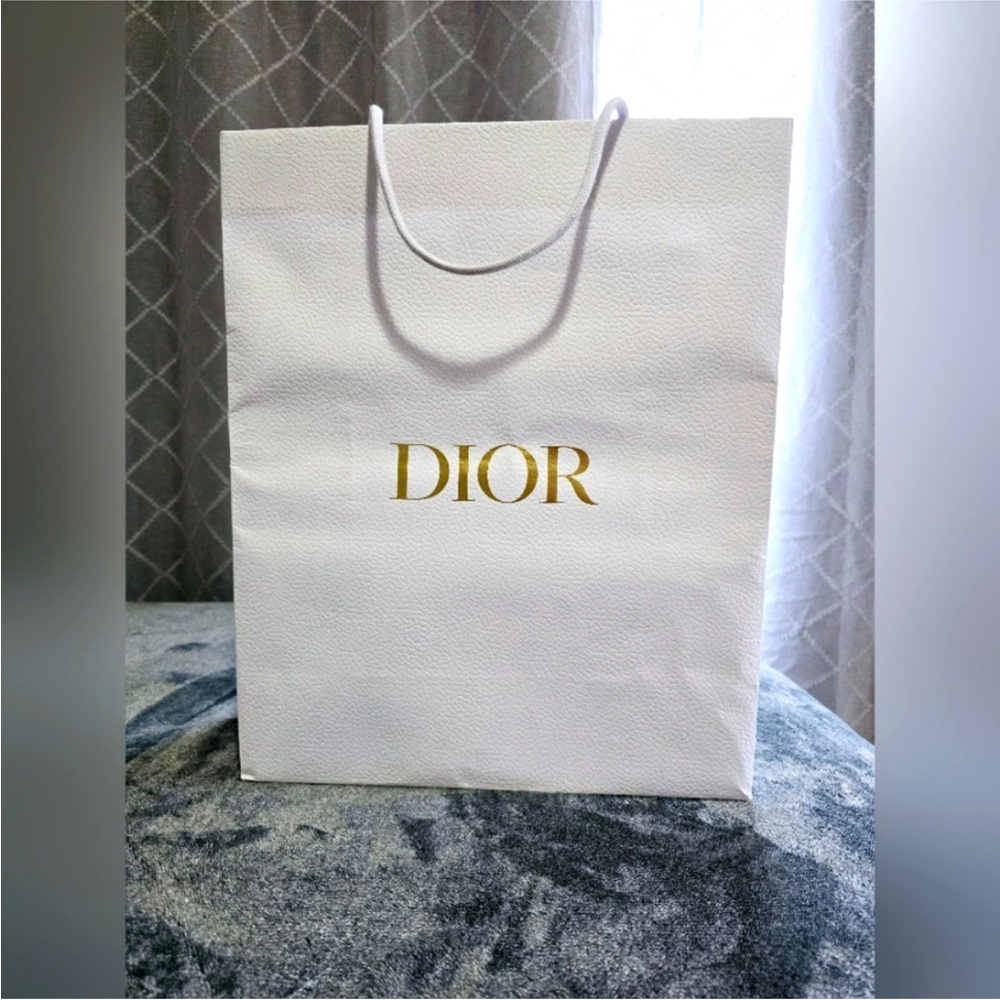 Dior paper bag white